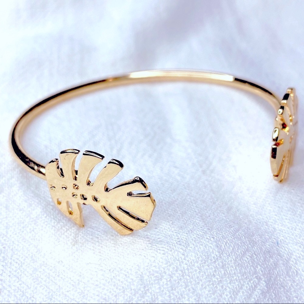 ❣️$25/3❣️ Gold Plated Leaves Bracelet - Picture 3 of 8